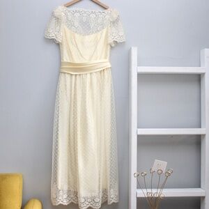 Elegant Cream Lace Dress